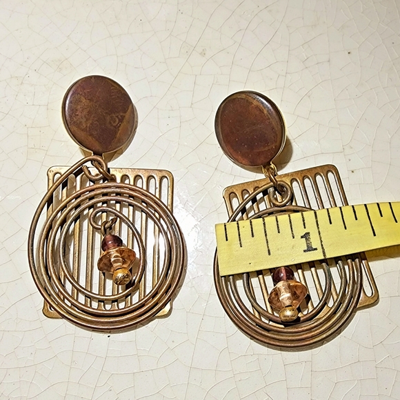 Bronze Brown Memphis style spiral shapes with amber gemstone earrings - Picture 4 of 5